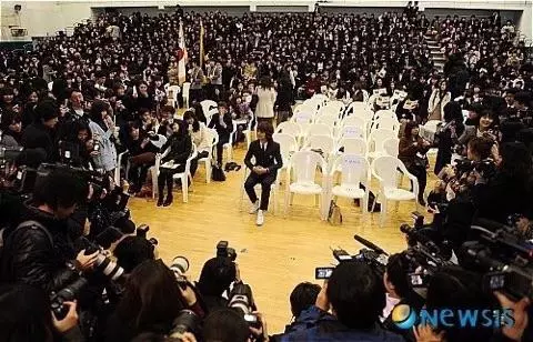 韓網熱議某男團成員成功考入大學的秘訣,難道就是這個「戰略」?