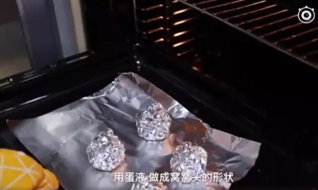 和王思聰的狗有一拼!月薪8000花3000養狗,網友:我酸了!