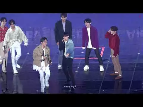 不愧是出了名的「SHINee飯」,SEVENTEEN成員見面會超搶戲!
