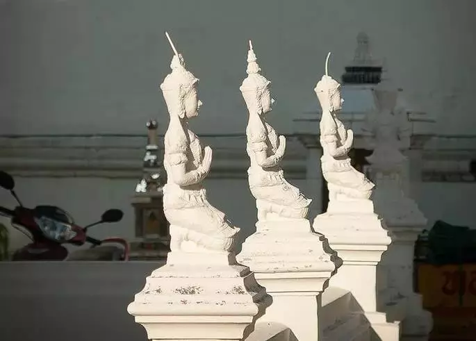 人生有四苦,凡人六悟,值得珍惜的七種人,你斷了幾個?
