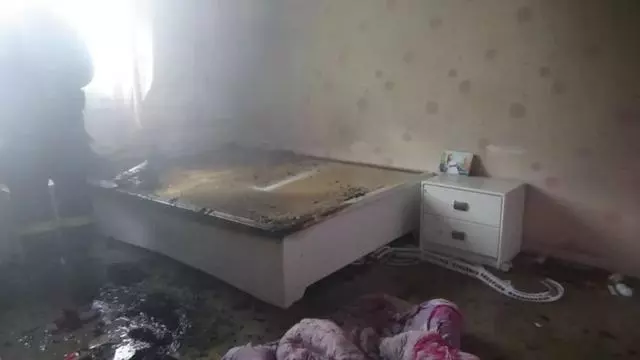 家中突然失火,6歲女童機智報警,並帶3歲妹妹安全逃生,網友紛紛點贊!