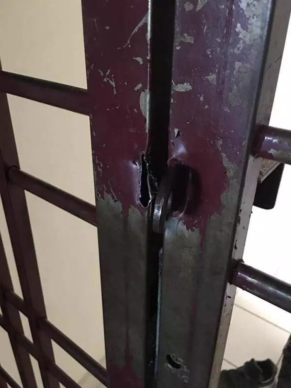 大馬公寓大盜登場!喬莊送貨員進入公寓爆竊,見事跡敗露後竟然送屋主一包咖啡和milo,乘機逃走....