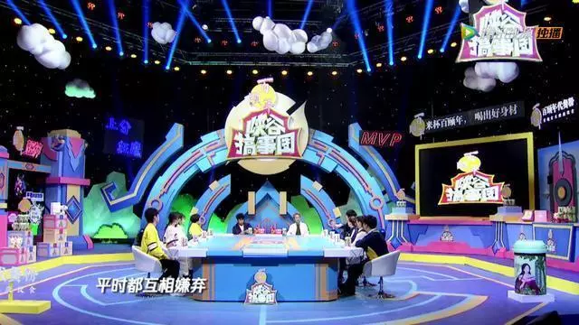 38歲郭晶晶近照曝光,滿頭銀髮像個老太婆,霍啟剛為何還獨寵她?