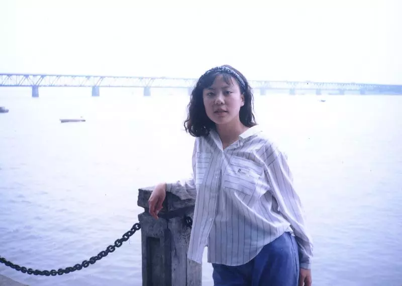 疑室友集體下毒!清華才女遭忌「智商剩7歲」 年邁爸媽心碎:想帶她一起走