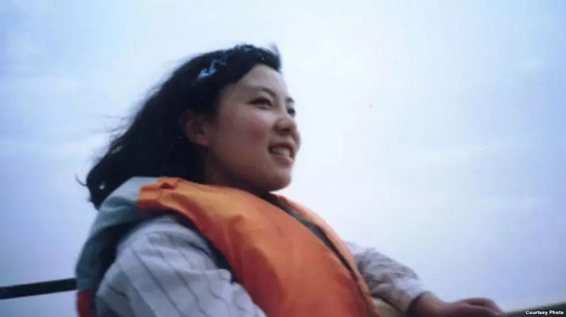 疑室友集體下毒!清華才女遭忌「智商剩7歲」 年邁爸媽心碎:想帶她一起走