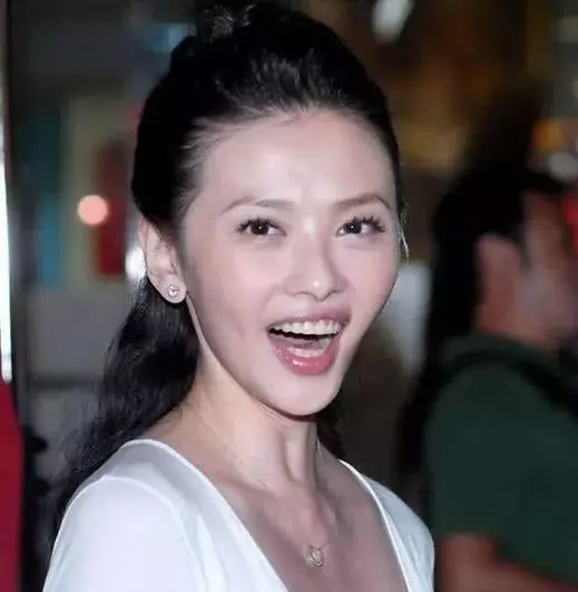 曾是一線女星,卻因吸毒變醜,如今42歲,卻找小整整15歲的老公!