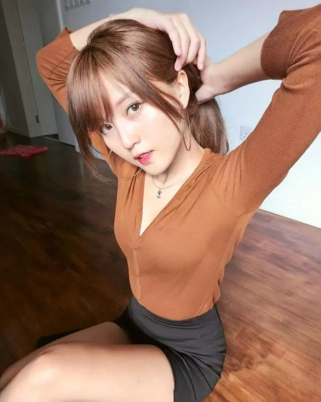 男生心目中的女神,大馬網紅韓曉噯 ,事業得意卻遇上了愛情騙子,網友們都為她加油打氣