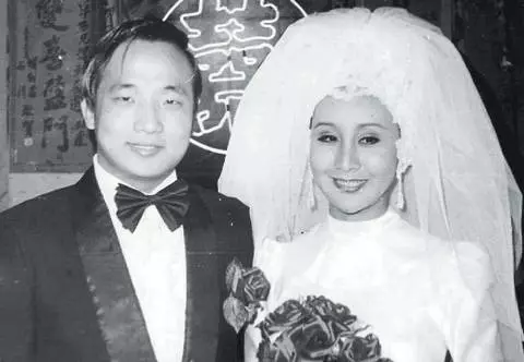 當年一場意外胡志強竟「原諒了司機」!只因邵曉鈴說:感謝那個撞我的人!