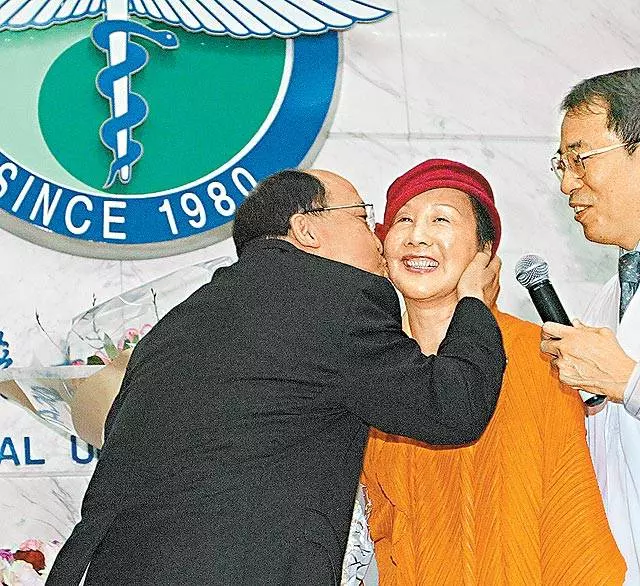 當年一場意外胡志強竟「原諒了司機」!只因邵曉鈴說:感謝那個撞我的人!