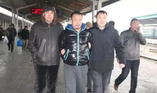 曾演《還珠格格》獲得獎項,警察追劇才發現他是13年前逃犯!