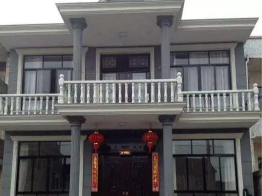 結婚才半年就離婚了,孩子出生後,婆婆帶著10萬塊錢來跟我協商