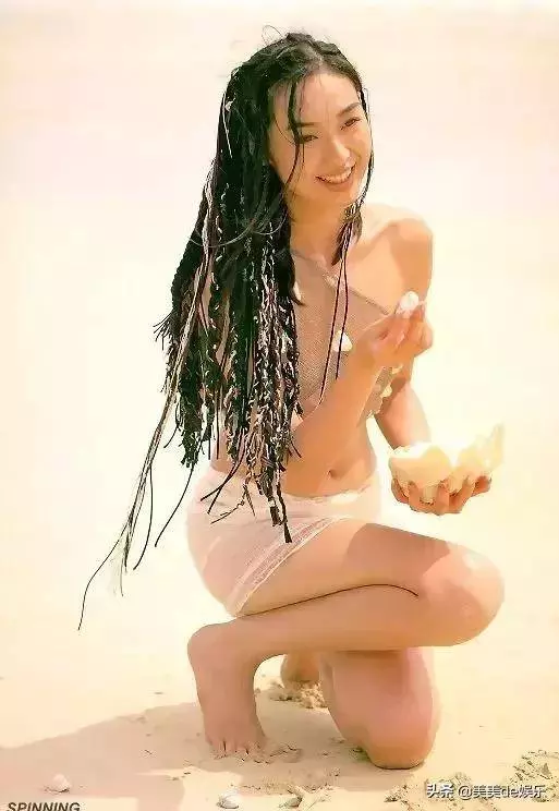她陪富商睡,一連被爆4個男友,原來都是假清純!