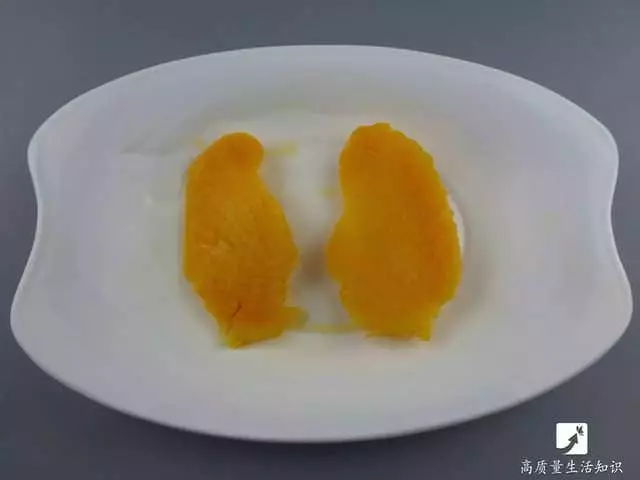 去皮小妙招:鳳梨去皮竟這麼簡單,不用一分鐘全變鳳梨塊,太實用了