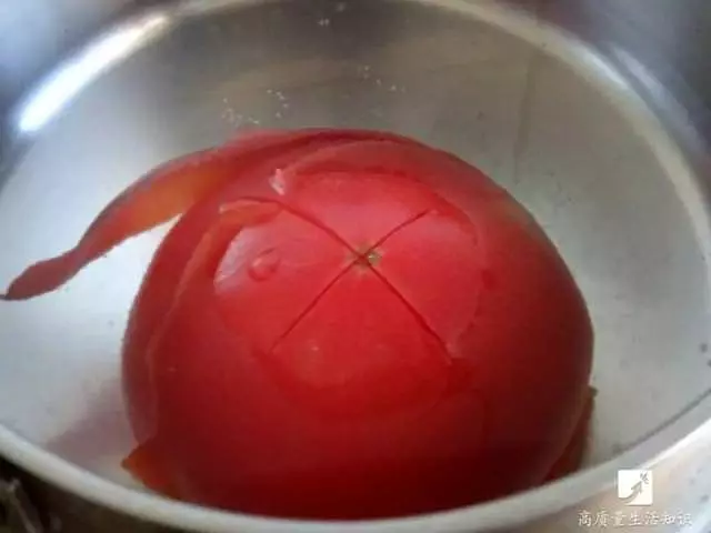 去皮小妙招:鳳梨去皮竟這麼簡單,不用一分鐘全變鳳梨塊,太實用了