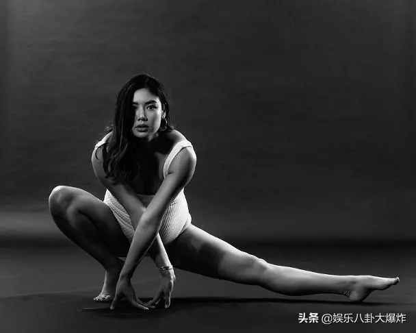 38歲樂基兒懷孕八個月,挺巨肚跪著做拉升動作,真不是一般人能做!