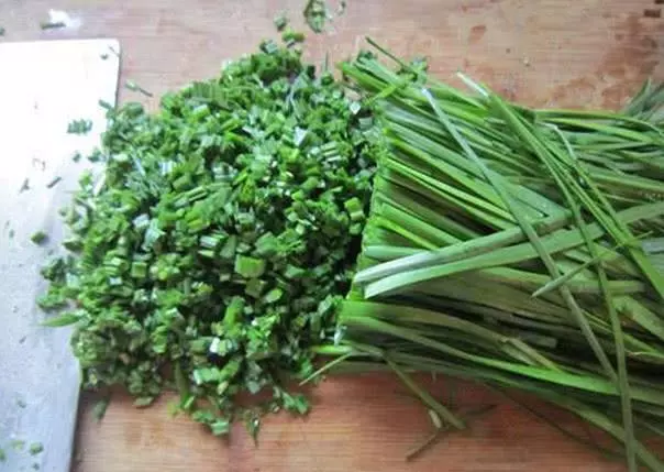 老媽子透露 調韭菜餡時 注意這3點 餃子不出水 味更香