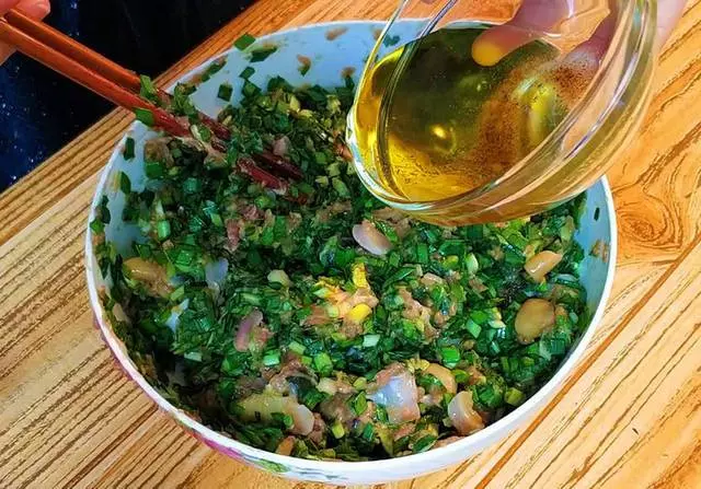 老媽子透露 調韭菜餡時 注意這3點 餃子不出水 味更香
