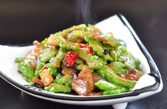 苦瓜最好吃的6種做法,不苦不澀,下火養顏!一端上桌就被搶光~