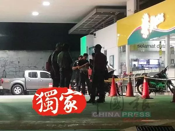 3匪搶解款車 搶10萬留下500萬!!