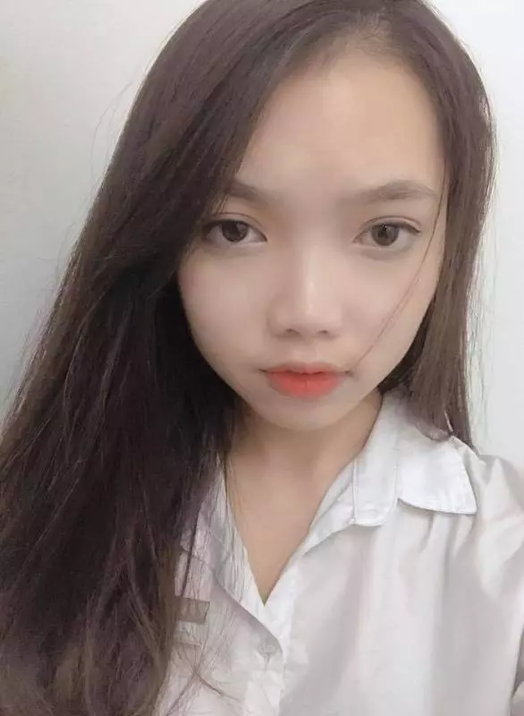 正妹美髮師「辣腿絕美背影」被男客人出賣! 本尊被神到一轉正面「美得讓所有人心疼」!