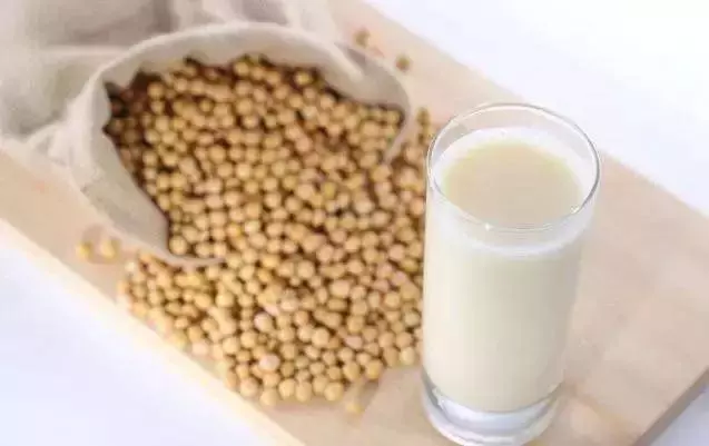 醫生提醒:5種家常食物,吃不對等於「吃毒」,不僅是腌菜!