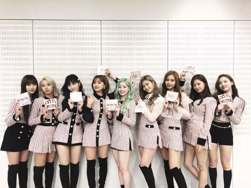 [TWICE][新聞]190313 證券人士分析JYP股價情況TWICE為公司帶來巨額利潤