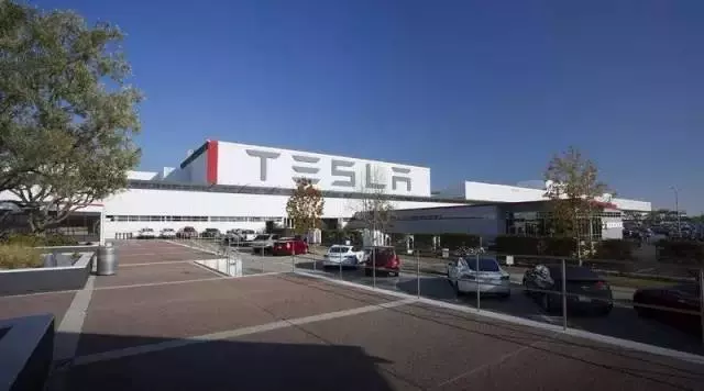 特斯拉工廠被曝光,整個工廠只有150個機器人,超震撼!感覺要失業了