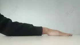長時間玩手機,拇指酸痛無力?磨出腱鞘炎了!這7個動作消疼痛