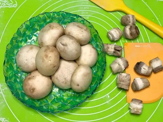 百喝不厭的蘑菇濃湯,別再吃罐頭的了