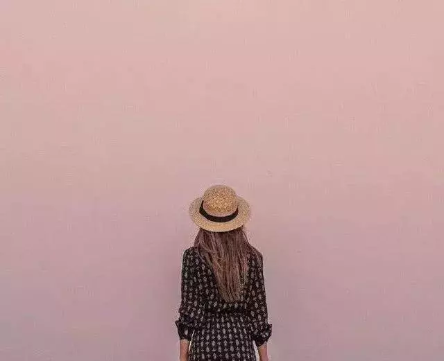 堅強的女人背後都是眼淚,獨立的女人心中都有傷痕,獻給不會撒嬌外表堅強的女人