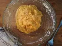 超簡單「南瓜餅」,幾分鐘就上桌,每一個都香甜軟糯!