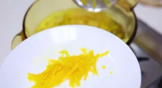 超簡單「南瓜餅」,幾分鐘就上桌,每一個都香甜軟糯!