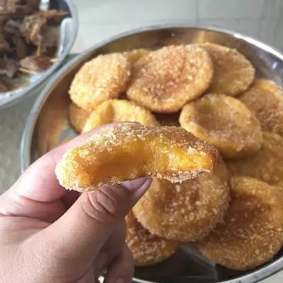 超簡單「南瓜餅」,幾分鐘就上桌,每一個都香甜軟糯!