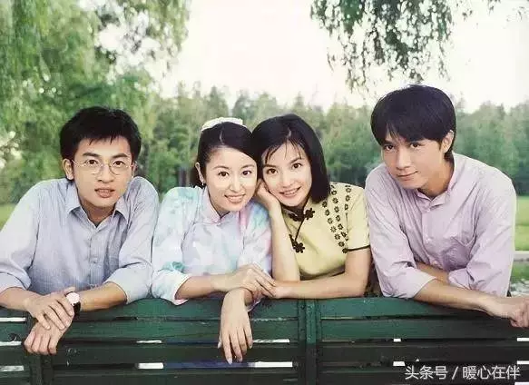 趙薇林心如為他成情敵,他卻娶了51歲醜女當老婆,寵愛了25年!