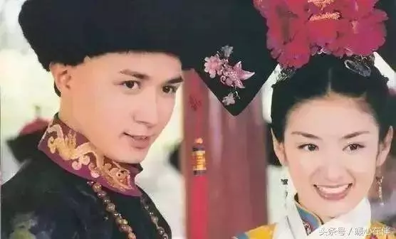 趙薇林心如為他成情敵,他卻娶了51歲醜女當老婆,寵愛了25年!