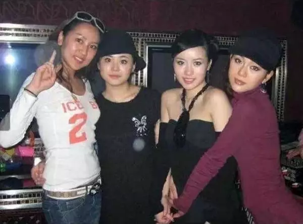 大陸4個富婆一夜聯手玩死一22歲年輕鴨,手法太殘忍了,比男人狠太多