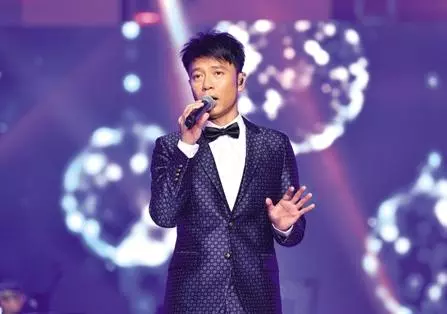 她19歲成港姐,與天王相戀13年才修成正果,被老公一寵就是26年