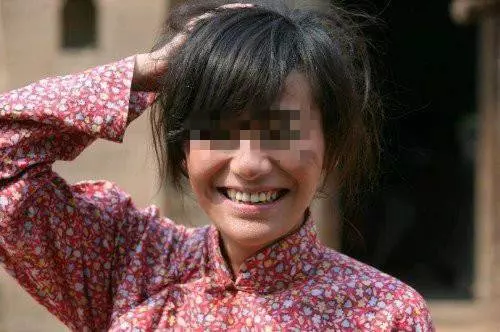 老婆懷孕,我出趟遠門她變瘋婆子,離婚一年再見她,我把媽趕出家