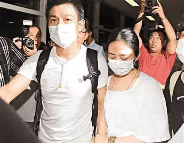 她當年「一手捧紅劉德華」晚年卻遭子女棄之不顧 華仔霸氣一肩扛:我可以養乾媽一輩子!