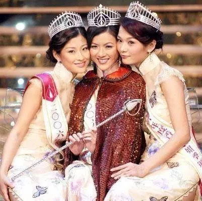 繼楊冪後某港姐離婚!曾為上位「討好」曾志偉,對黃秋生大獻殷勤