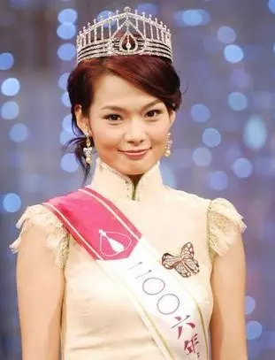 繼楊冪後某港姐離婚!曾為上位「討好」曾志偉,對黃秋生大獻殷勤