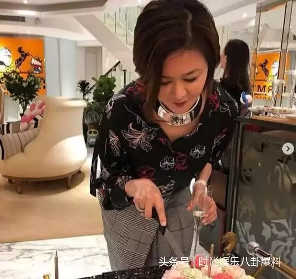 56歲關之琳近照,再談被塞球事件,直言劉鑾雄開價2千萬!