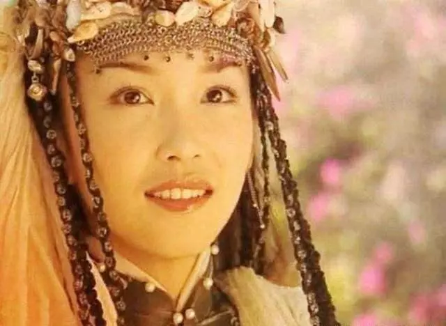 新加坡四美現狀:三美都嫁給了愛情,唯獨她八年婚姻還是散了
