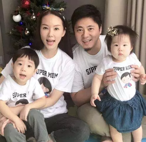 新加坡四美現狀:三美都嫁給了愛情,唯獨她八年婚姻還是散了