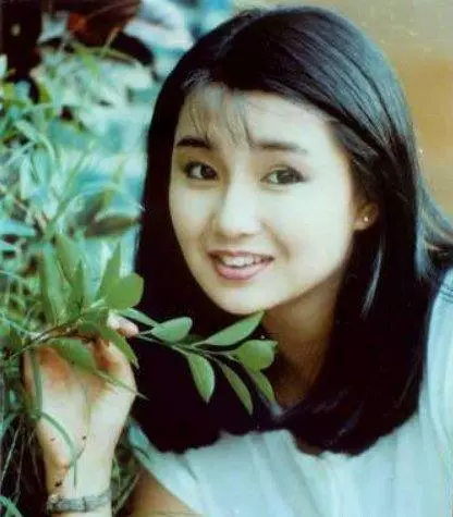 梁朝偉劉嘉玲已成雙成對,一代女神張曼玉卻淪落至此,莫名的心酸