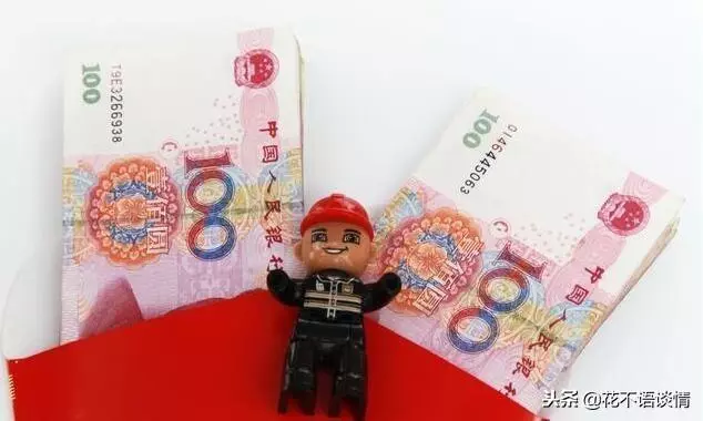 丈夫去世後,女子再婚,聽到女兒無意中說一話,她取消了婚禮
