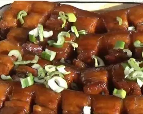 五花肉一定要這樣做,在加一瓶啤酒,比紅燒肉還好吃,讓你忍不住舔盤子!