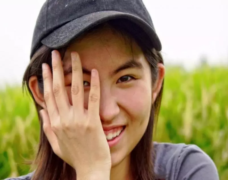 窮家女孩「沈芯菱」20歲被寫進教科書 出錢出力幫數百萬人獲讚:天使下凡