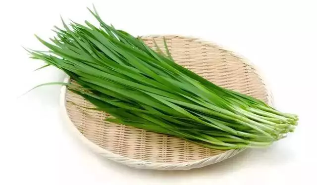 醫生:春天吃韭菜,韭菜雖好,4個禁忌你別碰