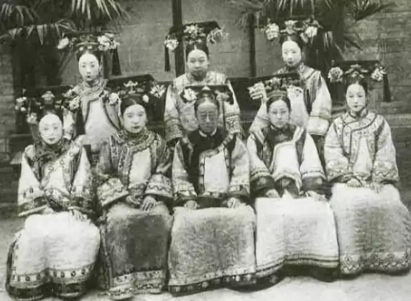 看完皇后,令妃,後宮三千佳麗的素顏照,終於知道皇上有多苦了!